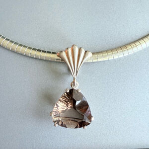 Smoky Quartz Enhancer Seashell Pendant Sterling Silver Omega Collar Neck…
